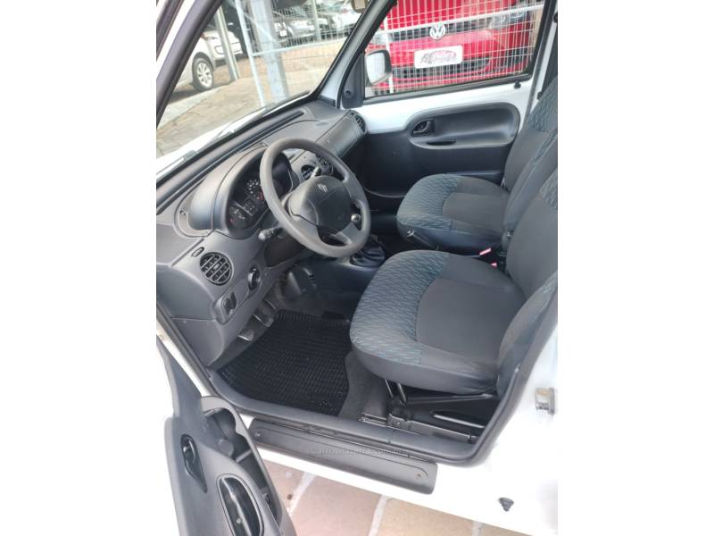 RENAULT - KANGOO - 2017/2018 - Branca - R$ 62.900,00