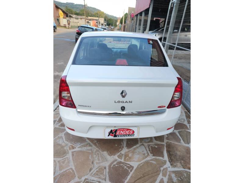 RENAULT - LOGAN - 2011/2012 - Branca - R$ 24.900,00