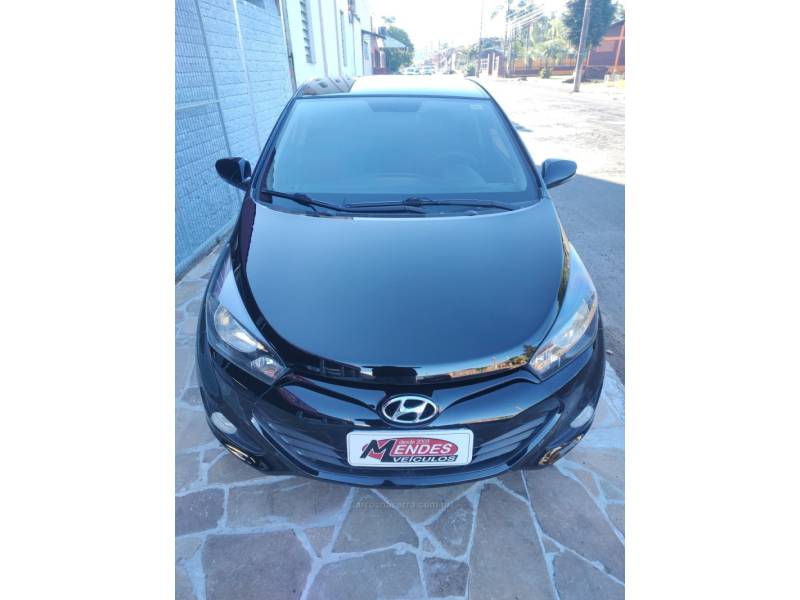 HYUNDAI - HB20 - 2015/2015 - Preta - R$ 45.900,00