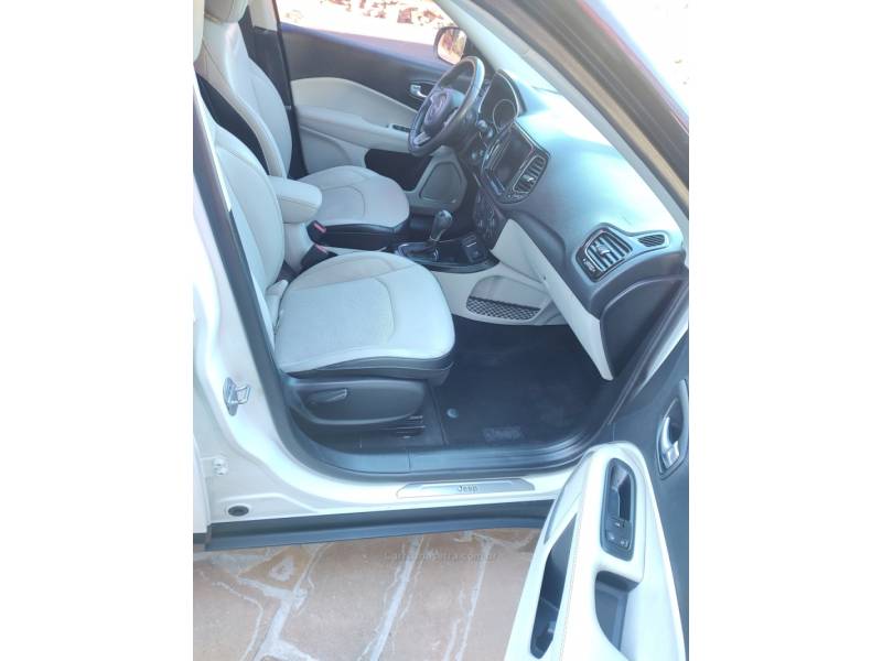JEEP - COMPASS - 2017/2018 - Branca - R$ 102.900,00
