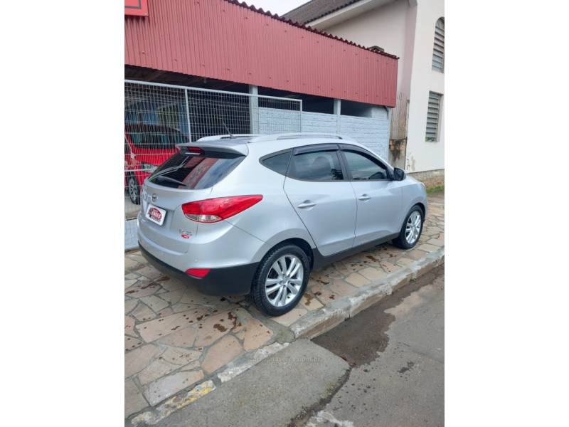 HYUNDAI - IX35 - 2010/2011 - Prata - R$ 63.900,00