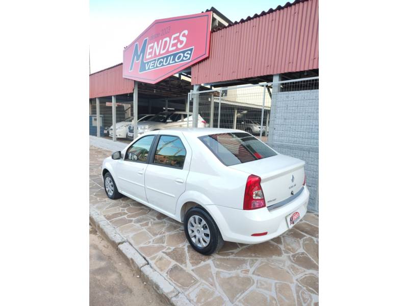RENAULT - LOGAN - 2011/2012 - Branca - R$ 24.900,00