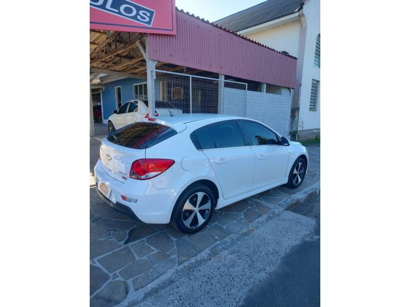 CHEVROLET - CRUZE - 2013/2014 - Branca - R$ 62.900,00