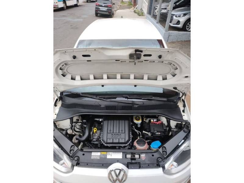 VOLKSWAGEN - UP - 2014/2015 - Branca - R$ 40.900,00