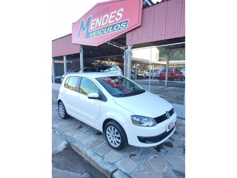 VOLKSWAGEN - FOX - 2014/2014 - Branca - R$ 42.900,00