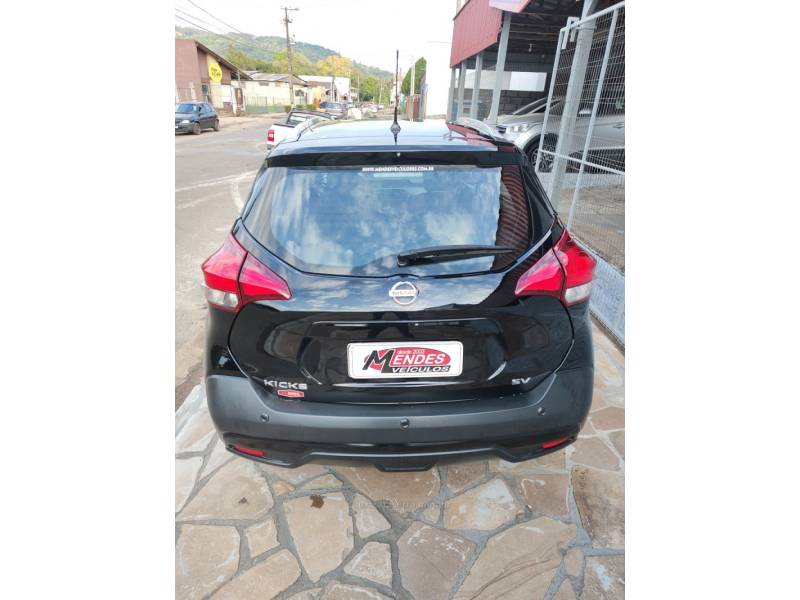NISSAN - KICKS - 2018/2019 - Preta - R$ 89.900,00