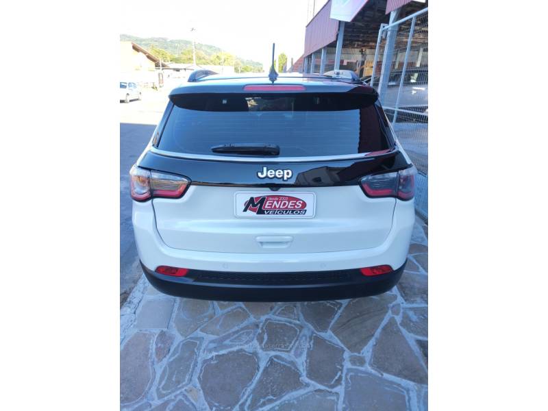 JEEP - COMPASS - 2017/2018 - Branca - R$ 102.900,00