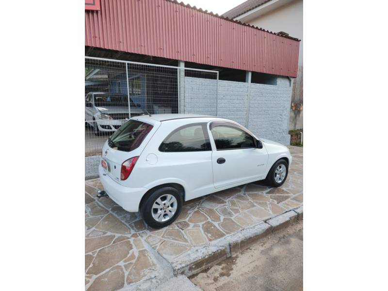 CHEVROLET - CELTA - 2007/2008 - Branca - R$ 18.900,00