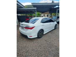 TOYOTA - COROLLA - 2017/2018 - Branca - R$ 109.900,00