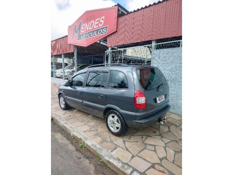 CHEVROLET - ZAFIRA - 2002/2002 - Cinza - R$ 17.900,00