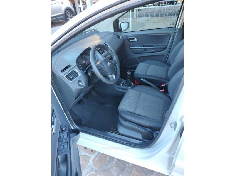VOLKSWAGEN - FOX - 2014/2014 - Branca - R$ 42.900,00