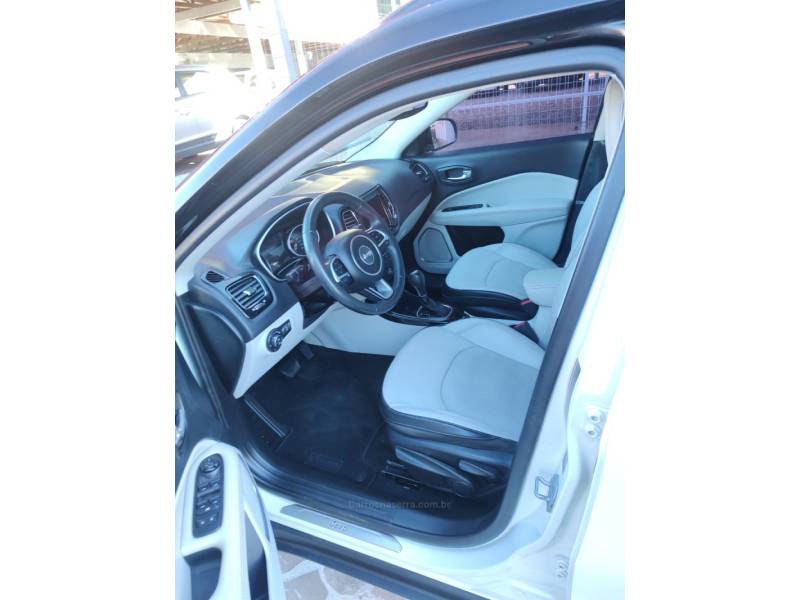 JEEP - COMPASS - 2017/2018 - Branca - R$ 102.900,00