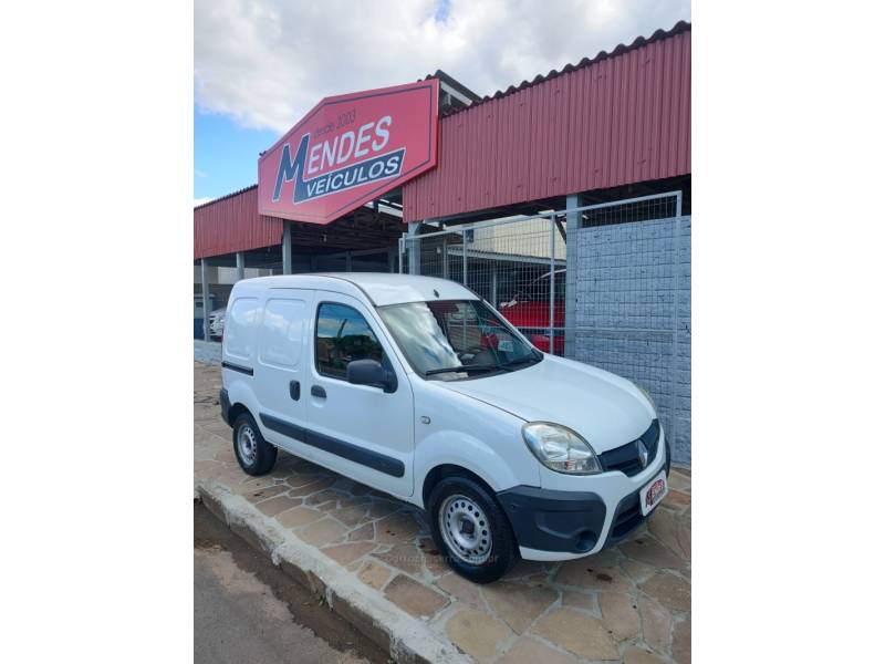 RENAULT - KANGOO - 2017/2018 - Branca - R$ 62.900,00