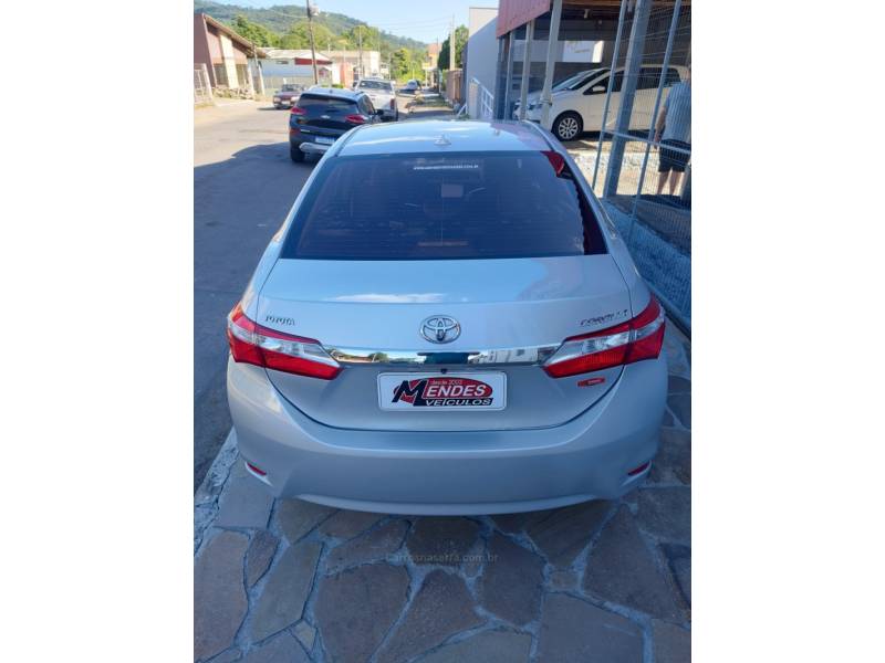 TOYOTA - COROLLA - 2017/2017 - Prata - R$ 85.900,00