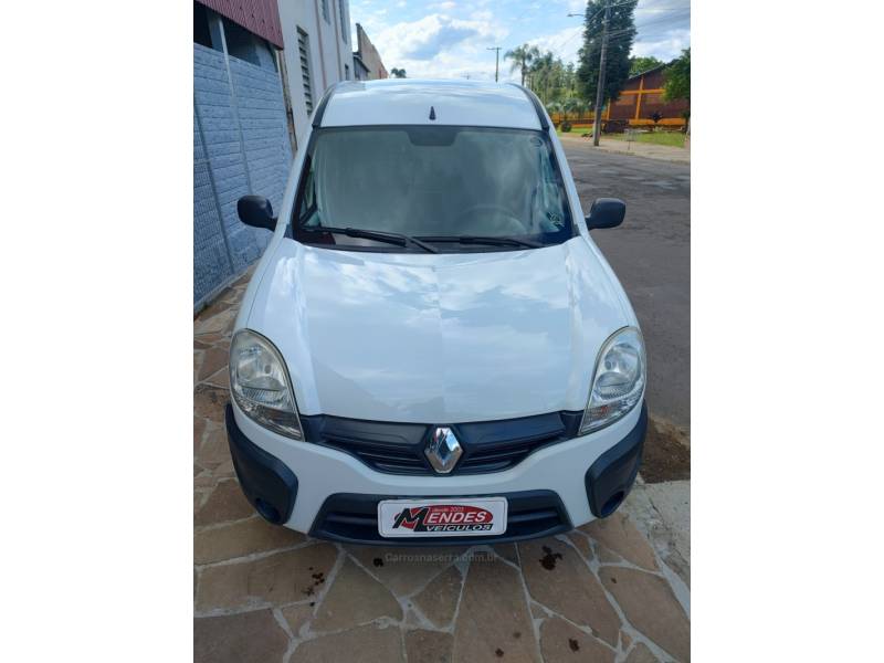 RENAULT - KANGOO - 2017/2018 - Branca - R$ 62.900,00