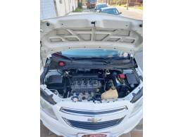 CHEVROLET - ONIX - 2016/2016 - Branca - R$ 48.900,00