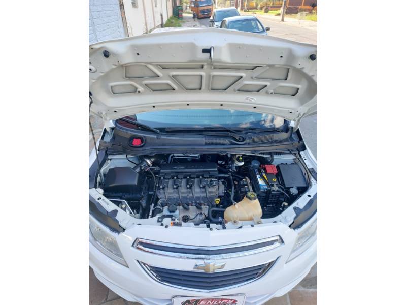 CHEVROLET - ONIX - 2016/2016 - Branca - R$ 48.900,00