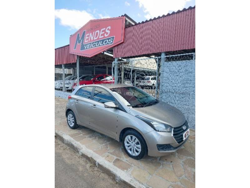HYUNDAI - HB20 - 2016/2016 - Prata - R$ 59.900,00