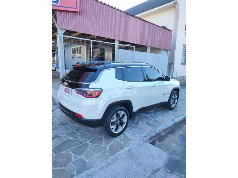 JEEP - COMPASS - 2017/2018 - Branca - R$ 102.900,00