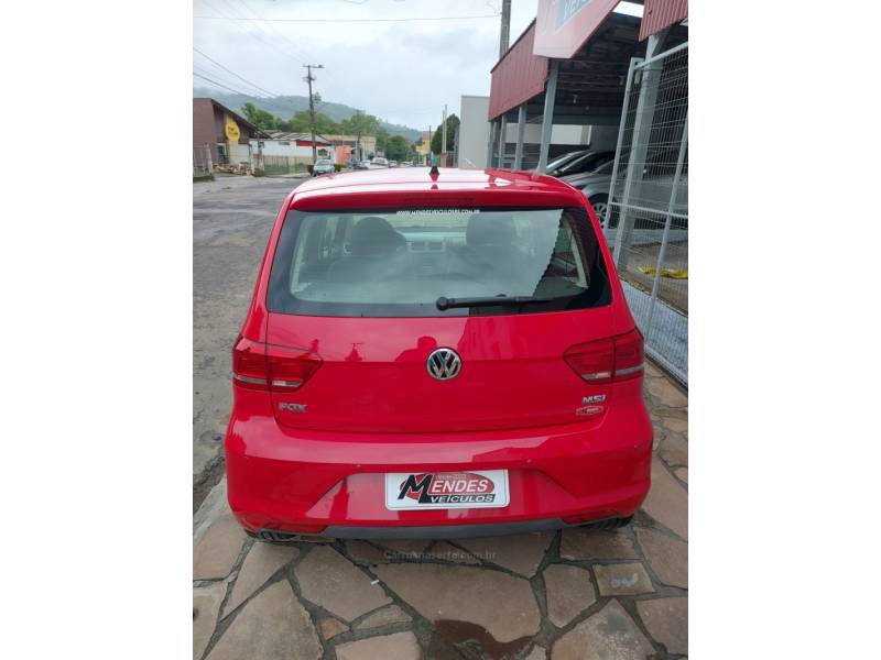 VOLKSWAGEN - FOX - 2017/2017 - Vermelha - R$ 54.900,00