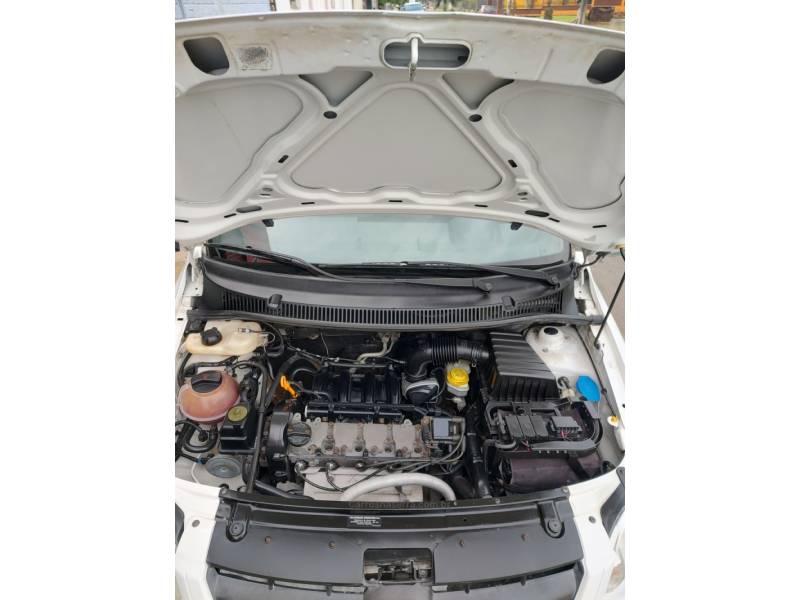 VOLKSWAGEN - SPACEFOX - 2009/2010 - Branca - R$ 35.900,00
