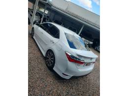 TOYOTA - COROLLA - 2017/2018 - Branca - R$ 109.900,00
