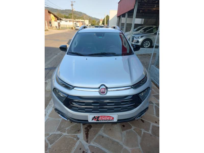 FIAT - TORO - 2016/2017 - Prata - R$ 87.900,00