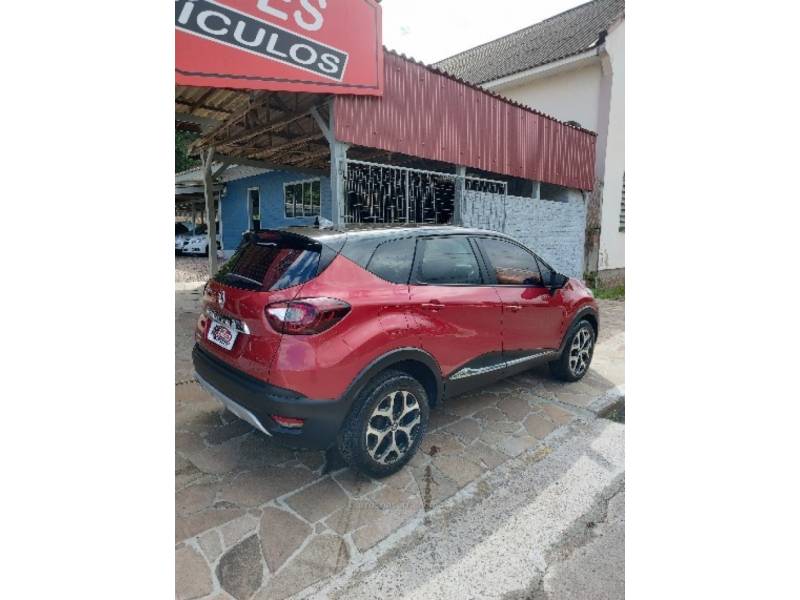 RENAULT - CAPTUR - 2016/2017 - Vermelha - R$ 67.900,00