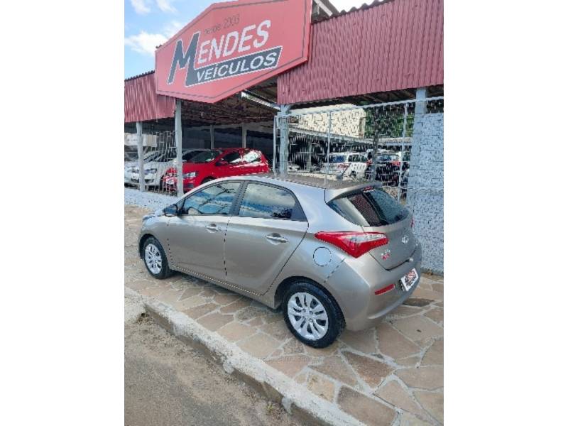 HYUNDAI - HB20 - 2016/2016 - Prata - R$ 59.900,00