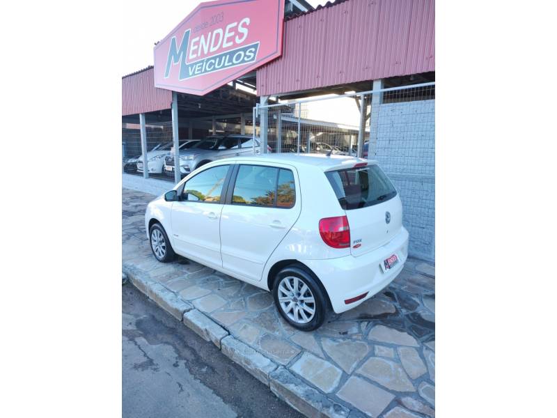 VOLKSWAGEN - FOX - 2014/2014 - Branca - R$ 42.900,00