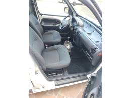 RENAULT - KANGOO - 2017/2018 - Branca - R$ 62.900,00