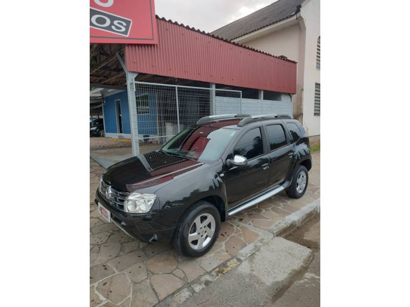 RENAULT - DUSTER - 2014/2015 - Preta - R$ 56.900,00
