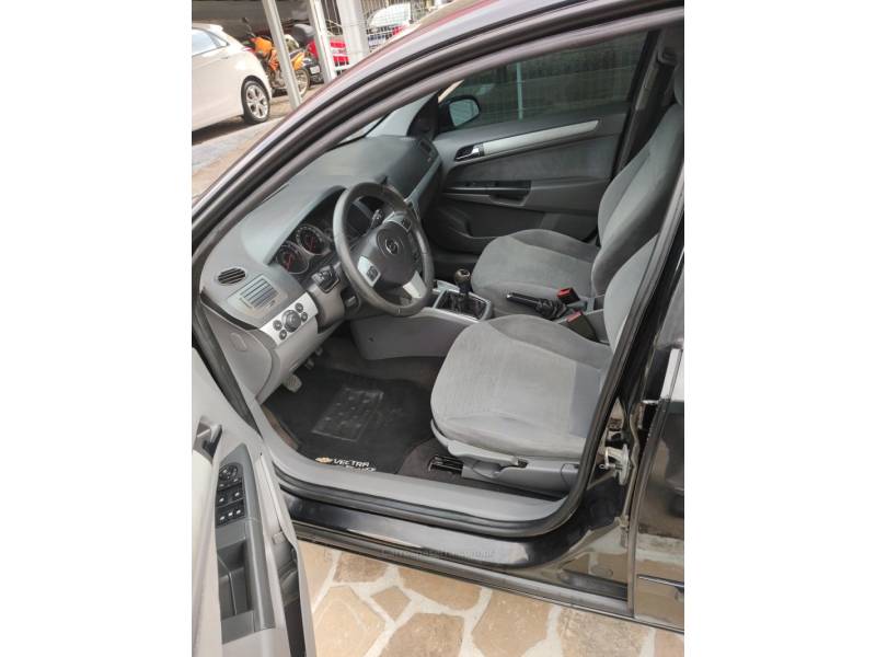 CHEVROLET - VECTRA - 2009/2010 - Preta - R$ 37.900,00