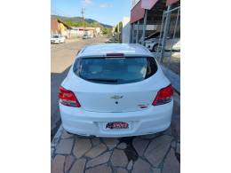 CHEVROLET - ONIX - 2016/2016 - Branca - R$ 48.900,00