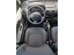 RENAULT - KANGOO - 2017/2018 - Branca - R$ 62.900,00