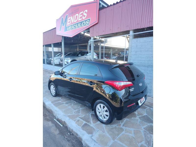 HYUNDAI - HB20 - 2015/2015 - Preta - R$ 45.900,00