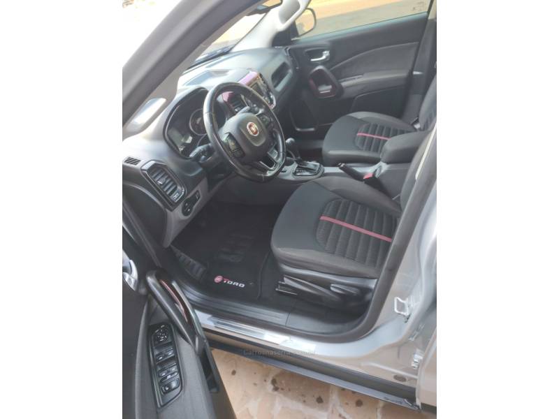 FIAT - TORO - 2016/2017 - Prata - R$ 87.900,00