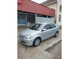 TOYOTA - ETIOS - 2014/2015 - Prata - R$ 45.900,00